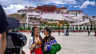西藏旅游：去年营收同比增近38%，游客接待量恢复至疫情前