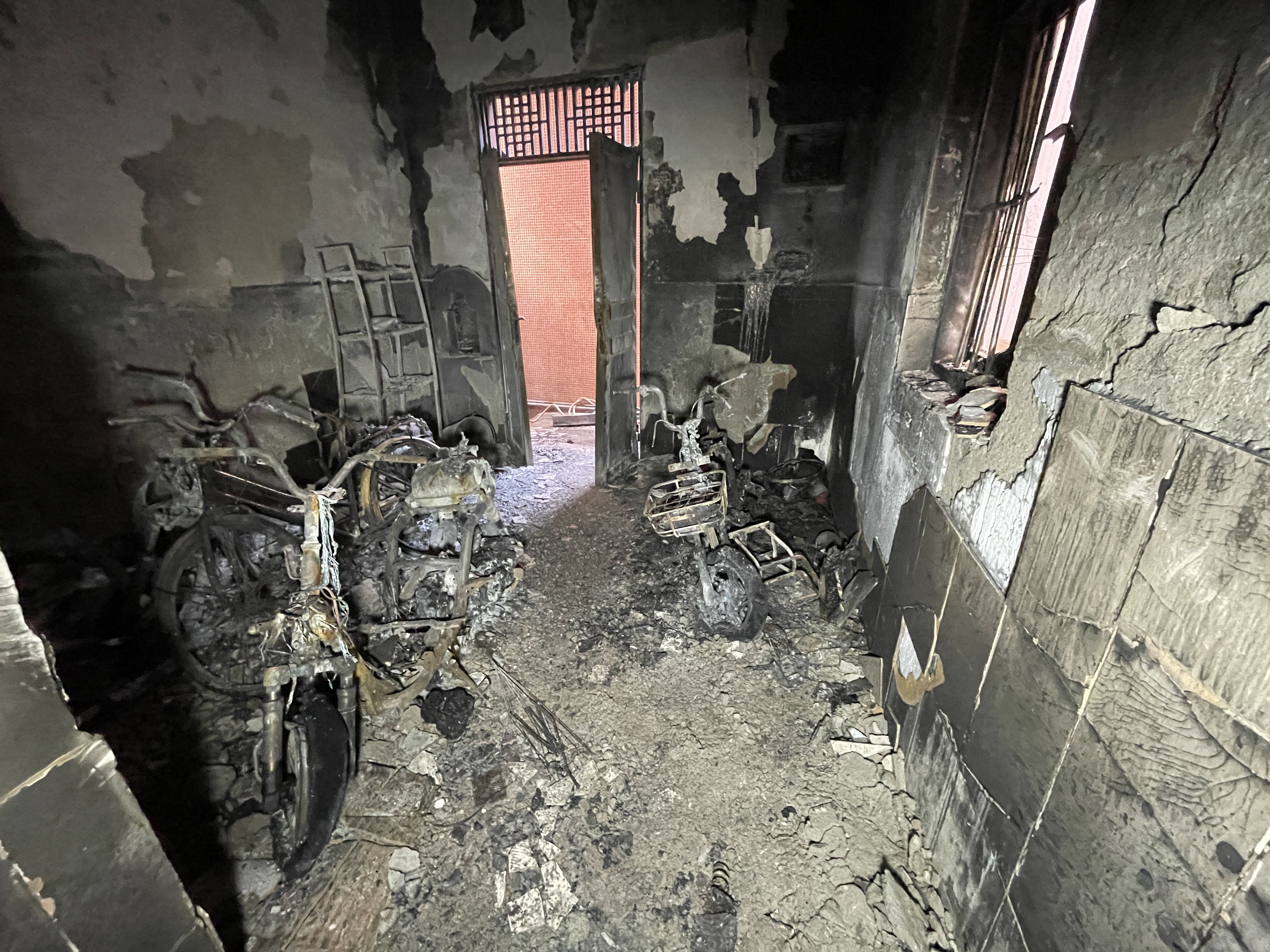 广州两日两起电动车火灾致2死消防勿停放室内或过度充电