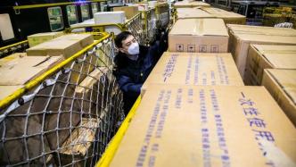 辽宁向吉林省运送防疫物资918件、蔬菜1.5吨、熟食3.6吨