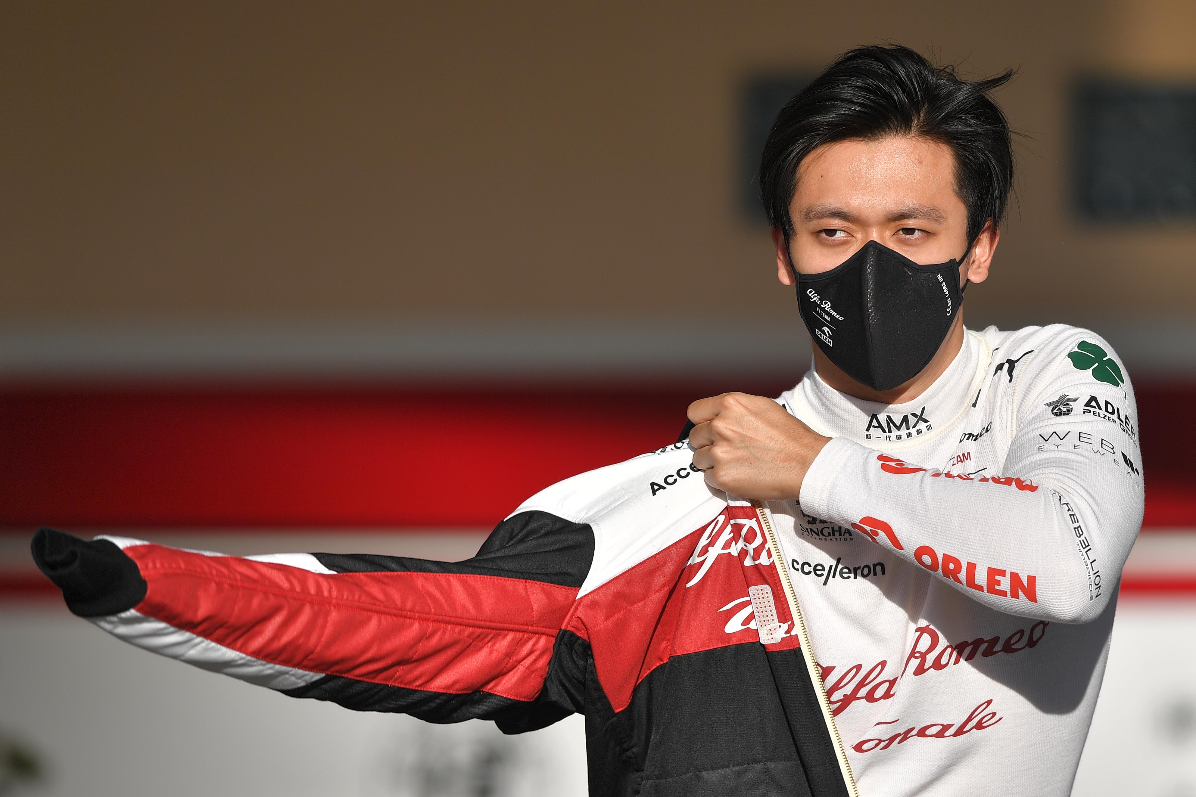 F1巴林站首秀，周冠宇两场练习赛分获11、15位
