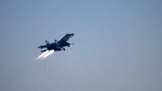 视频丨俄军苏35战机参与在乌军事行动，夜间飞行画面首曝光
