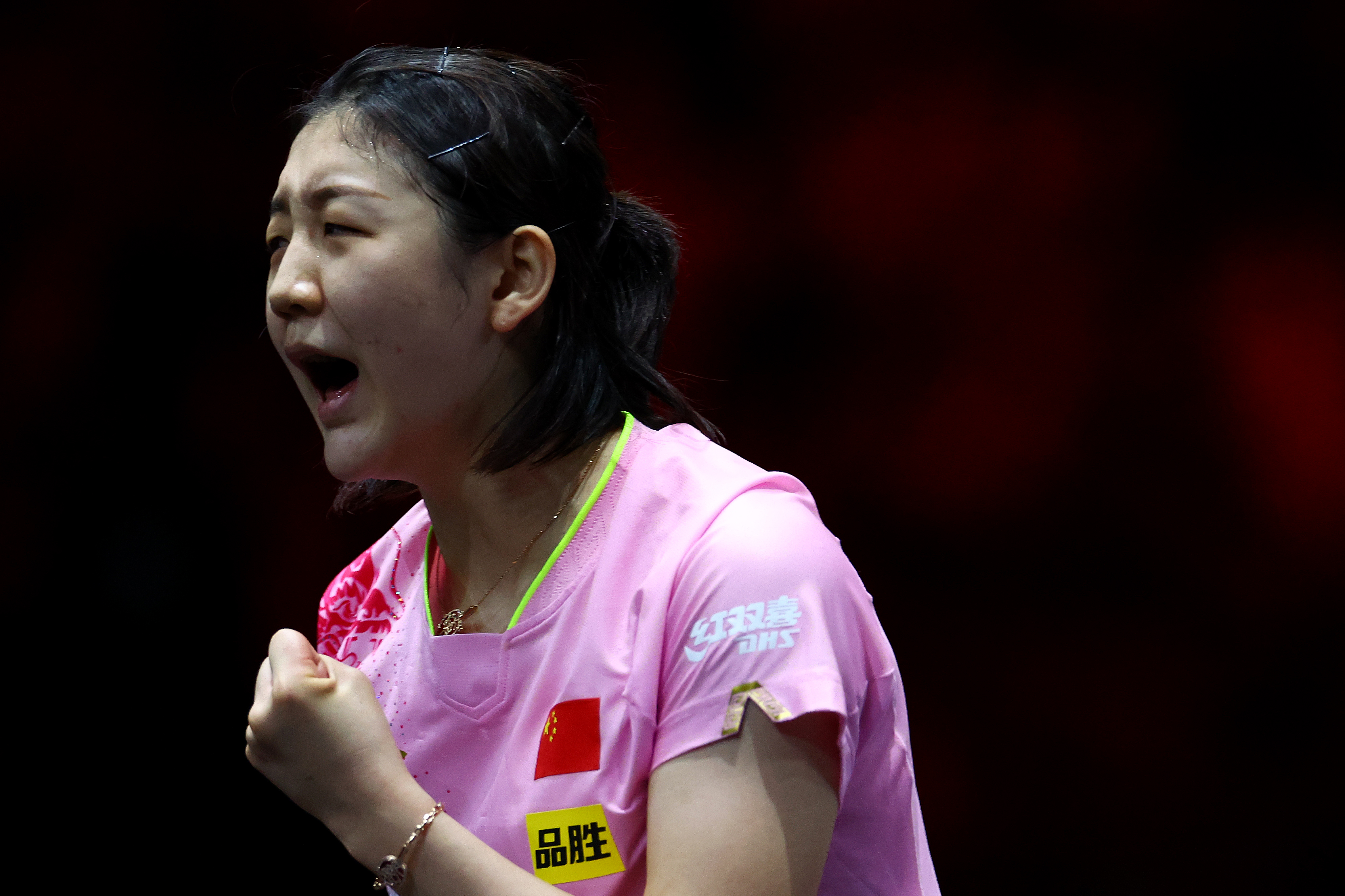 陈梦穿上了东京奥运夺金的球衣.