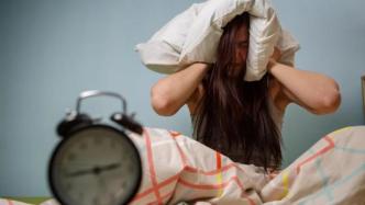 宁波高二女生被要求每晚9点睡觉，快到点就紧张焦虑却睡不着