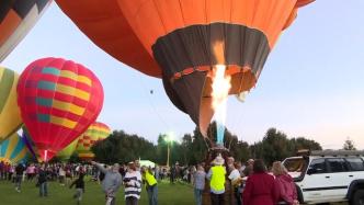 澳大利亚堪培拉热气球节：乘着五颜六色的快乐起飞