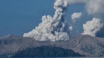 菲律宾塔阿尔火山喷出千米高火山灰和蒸气，伴有地震活动