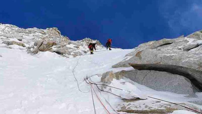 尼泊爾開始發放攀登珠峰許可證，預計今春將有300多人獲得
