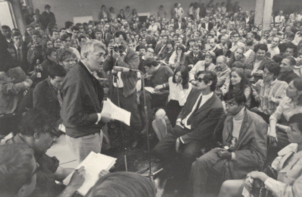 哈贝马斯在法兰克福大学大学生食堂演讲，1968年