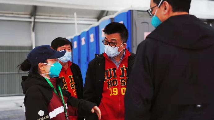 上海10家医院医疗队已入驻新国际博览中心集中隔离收治点