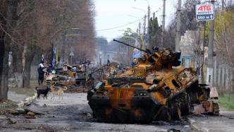 早安·世界｜烏克蘭布恰一片狼藉，毀壞的軍車和坦克隨處可見