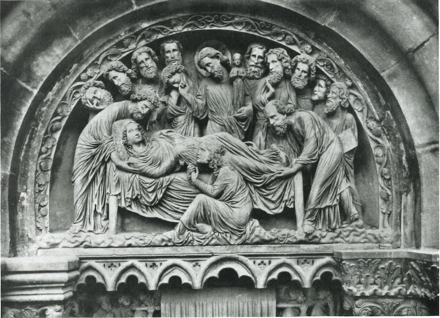 图一：斯特拉斯堡圣母大教堂南部耳堂入口左侧龛楣浮雕，圣母沉眠，1225年（发表于1922年的平视角度拍摄照片）