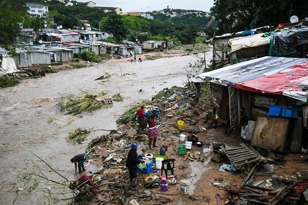 南非强降雨引发洪水，造成至少45人死亡