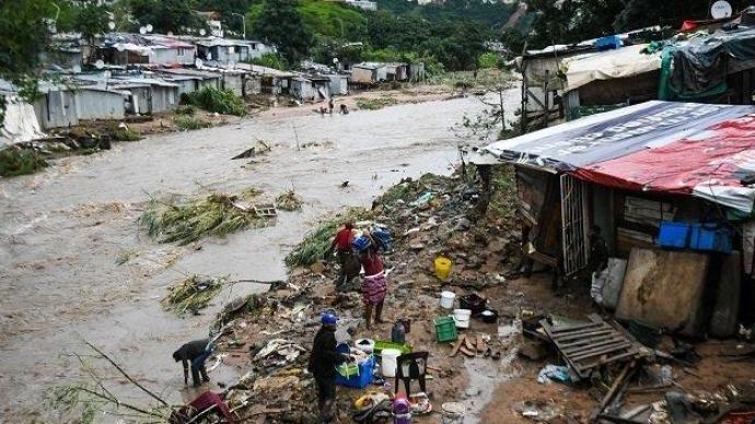 南非强降雨引发洪水，造成至少45人死亡