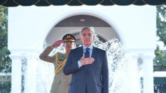 夏巴兹胜选后谈外交，外媒：巴基斯坦新总理更可能走中间路线