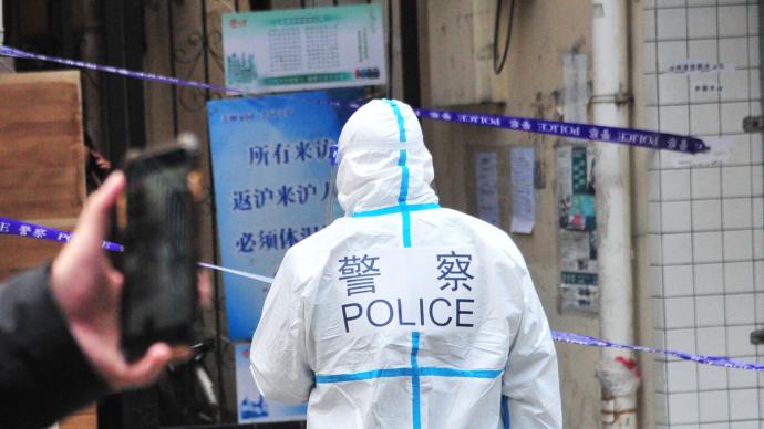 上海两人违反“足不出户”规定被处罚，其中一人做起了志愿者
