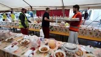 阿尔及利亚慈善开斋饭惠及更多民众