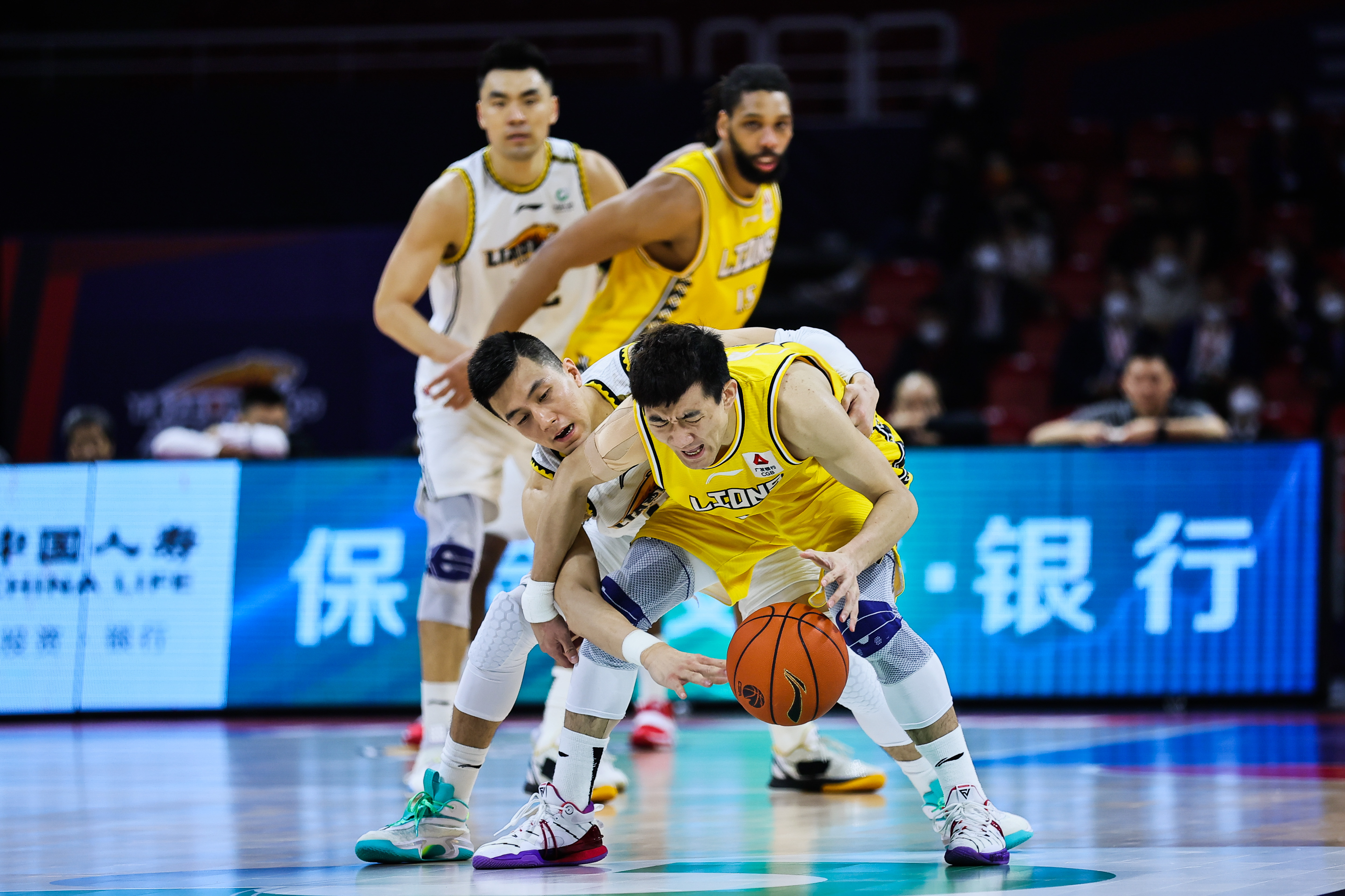 辽宁男篮大胜cba总决赛开门红广厦替补全场只得9分