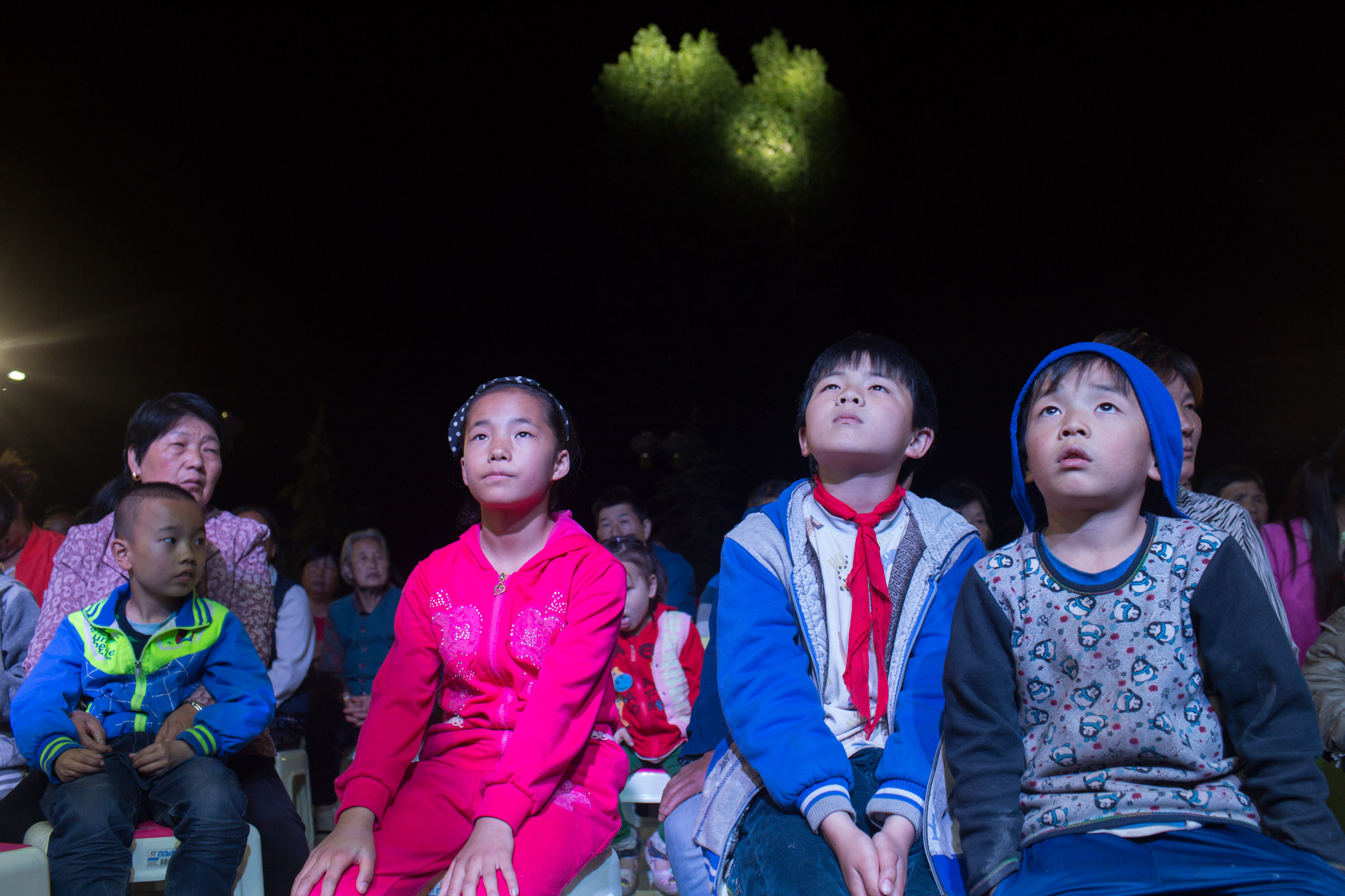 2017年，中国西部，乡村的孩子。澎湃新闻记者 周平浪 图