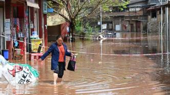 四川内江遭大风暴雨袭击，道路积水已致16563人受灾