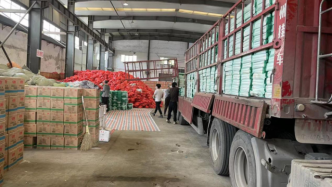 同心守“沪”，湖北企业捐赠10万斤香米已抵达上海