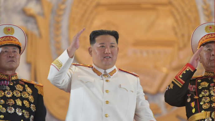 现场视频丨金正恩出席朝鲜人民革命军成立90周年阅兵式