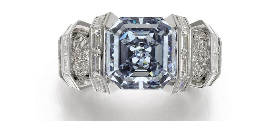 “蔚蓝”艳彩钻（The Sky Blue Diamond）8.01 克拉艳彩蓝钻，方形切割，VVS1 净度，日内瓦苏富比，2016 年 11 月，成交价：17,074,168 美元（每克拉 2,131,607 美元）。