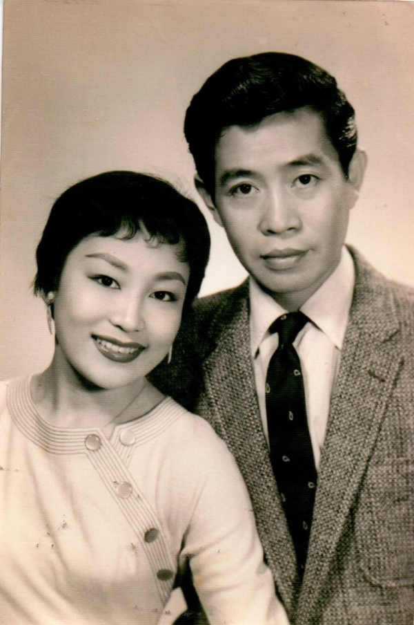 刘以鬯、罗佩云夫妇摄于1958年香港