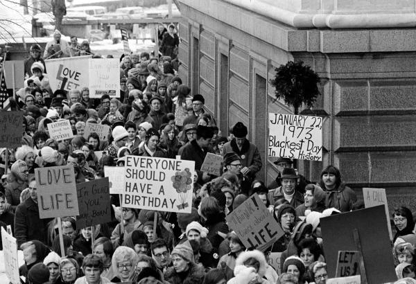 反对罗伊案判决的游行，明尼苏达，1973年。