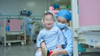 “唐宝宝”患病因疫情住在医院2个月，“临时妈妈”温暖守护