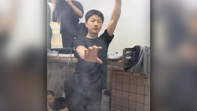戏曲专业男生模仿十八罗汉，老师：没想到这么火