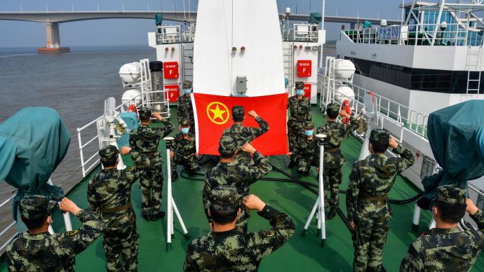 五四青年節到來之際，他們在海上發出青春宣言