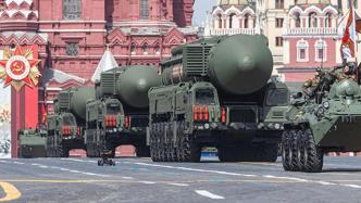俄胜利日阅兵彩排，RS-24洲际弹道导弹等先进武器亮相