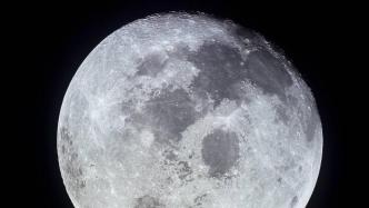 我国科学家利用月壤实现地外人工光合成，月球或可生产氧气