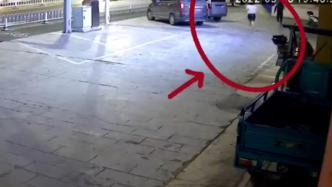 男子再次盜竊內(nèi)衣時(shí)被撞正著后逃跑，民警鎖定抓獲嫌疑人