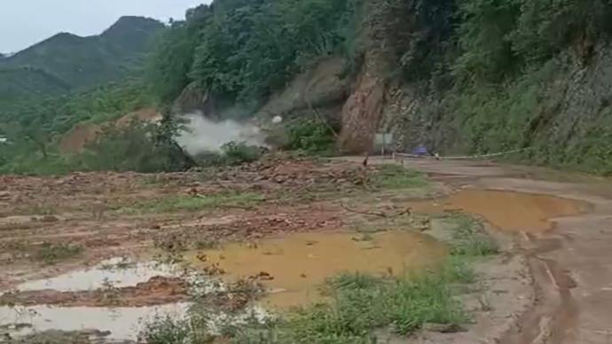 广西贺州强降雨，局地出现塌方泥石流地质灾害