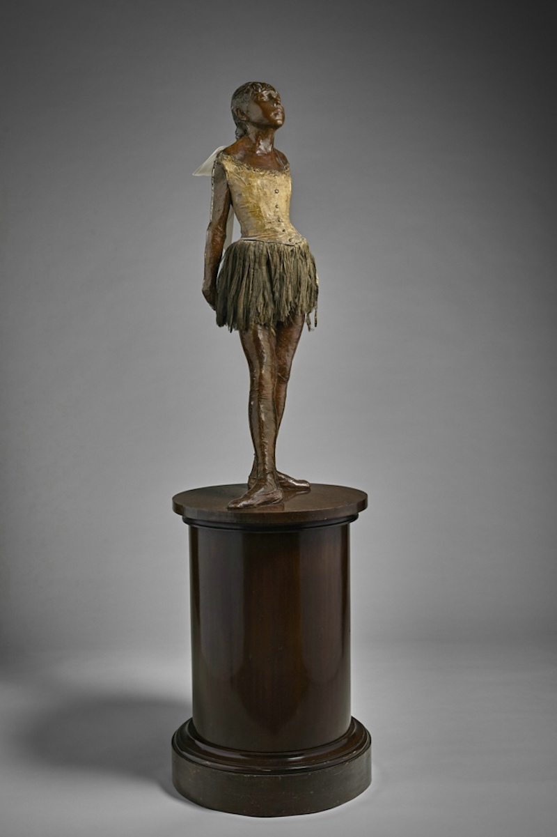 埃德加·德加，《14岁的舞者》，青铜雕塑配平纹细布裙、缎面发带及木制底座