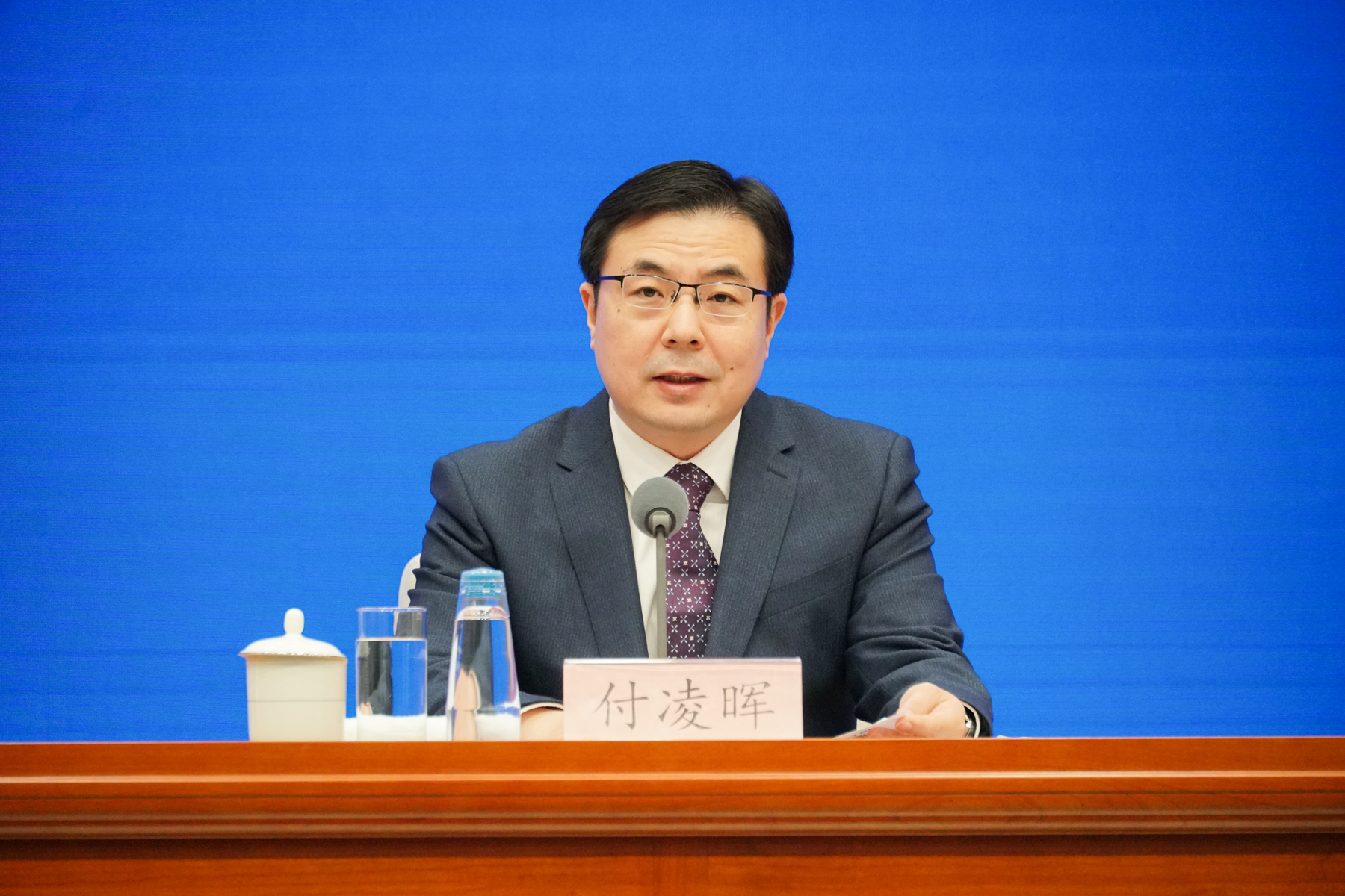 国家统计局新闻发言人、国民经济综合统计司司长付凌晖 万博max官网地址新闻记者 周頔 摄