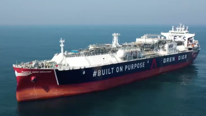 江南造船交付一艘99000立方米B型舱超大型乙烷运输船