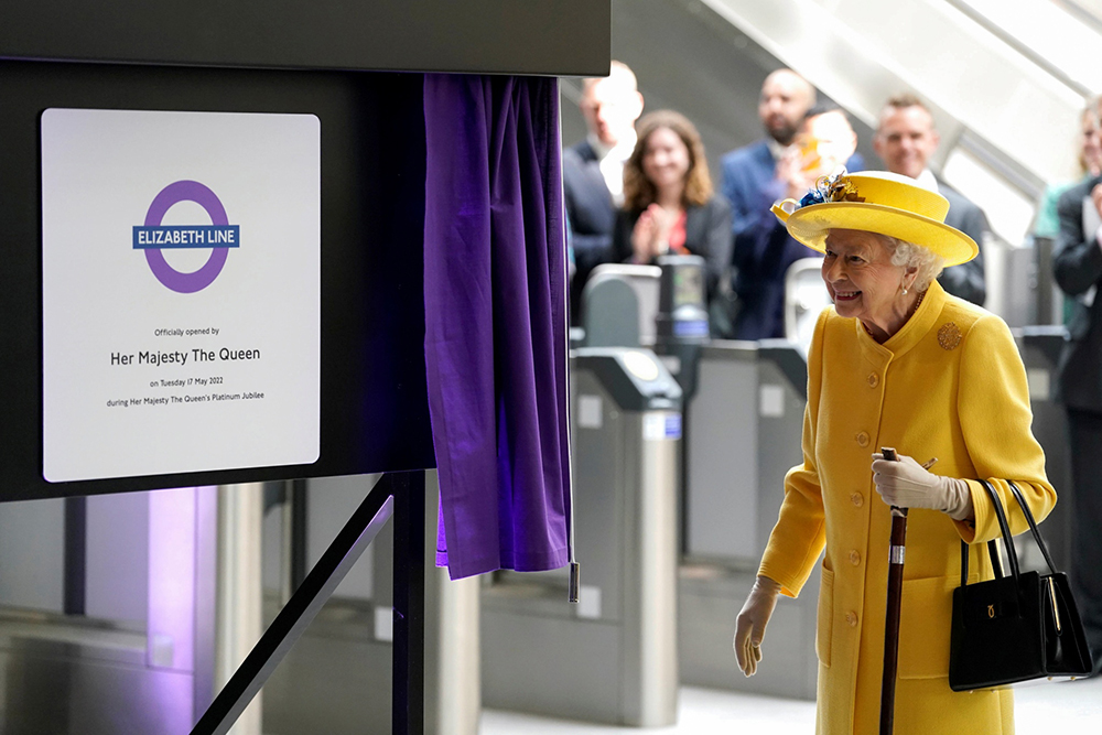 当地时间2022年5月17日，英国伦敦，英国女王出席伊丽莎白线开通仪式。