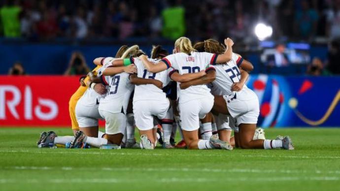 美国足协与男、女足达成同工同酬协议：世界杯奖金男女平分