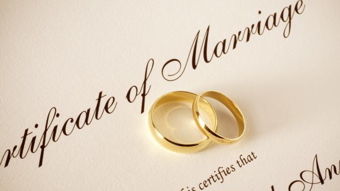 证书与爱情｜谁家会把结婚证书挂在墙上