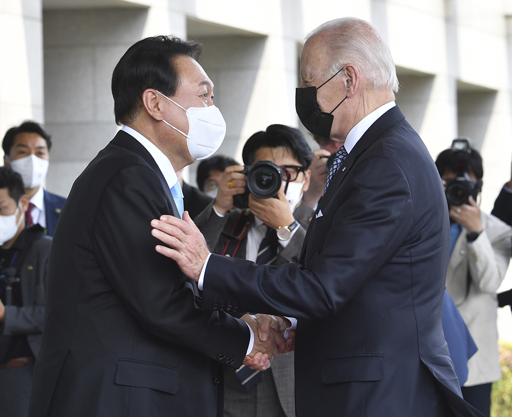 当地时间2022年5月21日，韩国首尔，正在韩国访问的美国总统拜登抵达首尔龙山总统府，开始同韩国总统尹锡悦举行首脑会谈。
