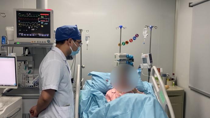 21岁女孩暴发性心肌炎住进ICU：感冒一个月，曾连续熬夜