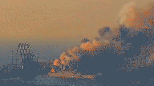 乌军发射的弹道导弹袭击别尔江斯克港口，俄海军一艘“鳄鱼”级登陆舰沉没。