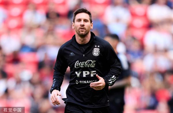 体坛联播莱万宣布将离开拜仁梅西称自己新冠后遗症严重