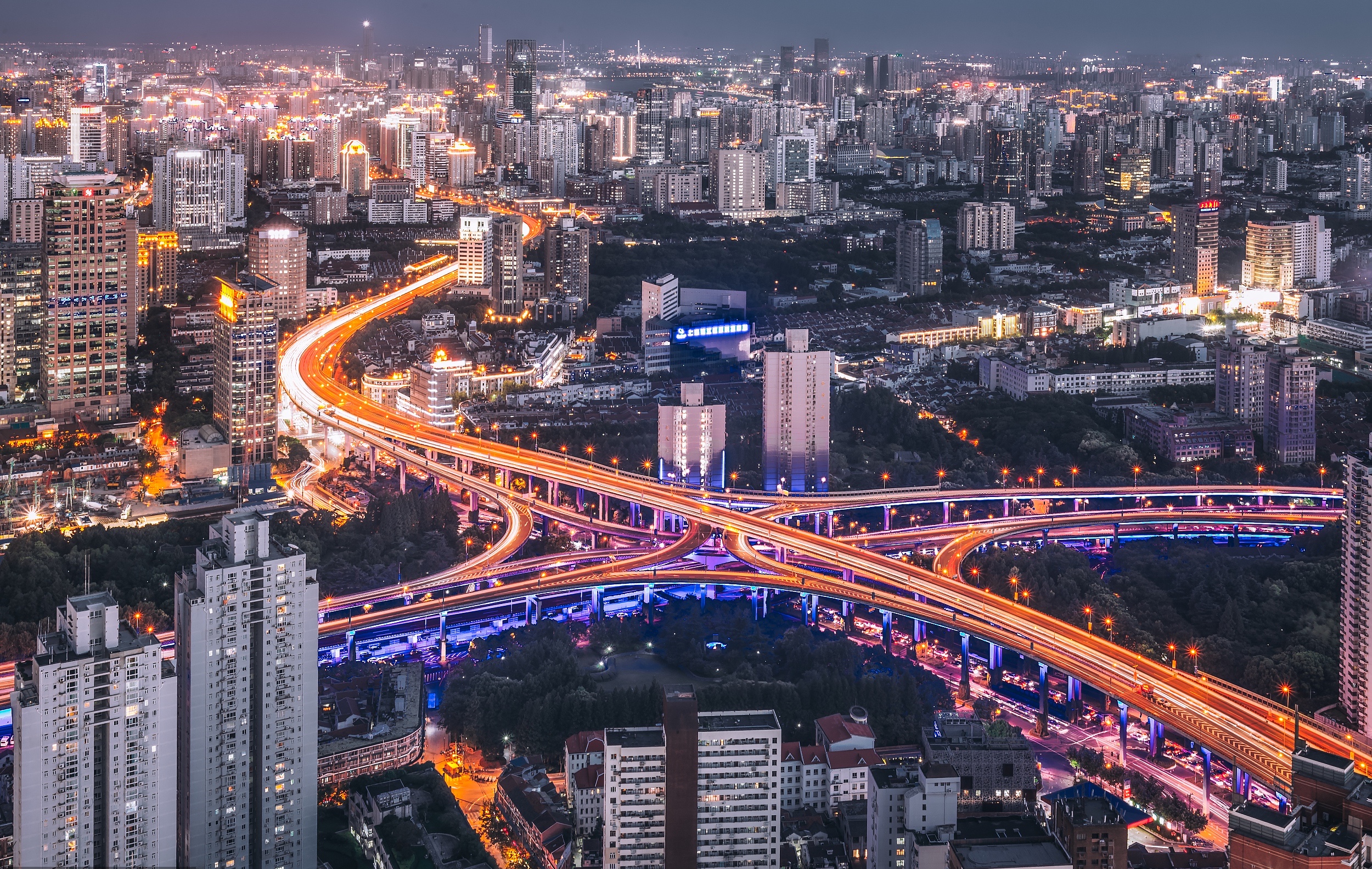 上海跨江桥隧路障拆除车水马龙回来了