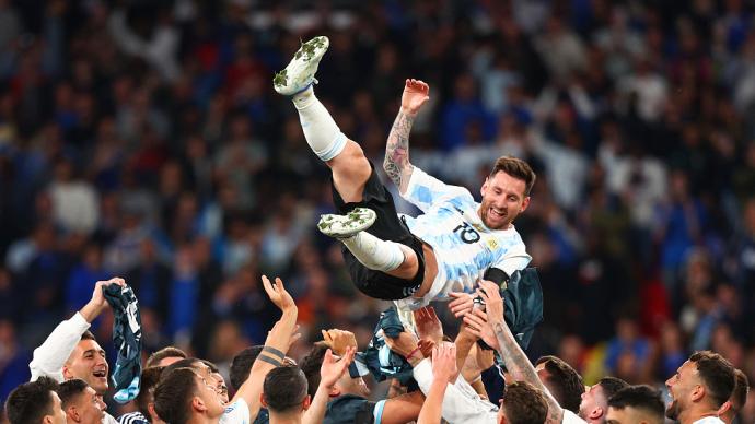 体坛联播｜梅西两助攻阿根廷大胜，乌克兰距世界杯一步之遥