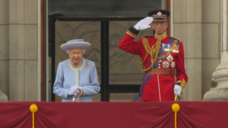 直播录像丨英国女王登基70周年庆典开幕，会跳舞的机械柯基助兴