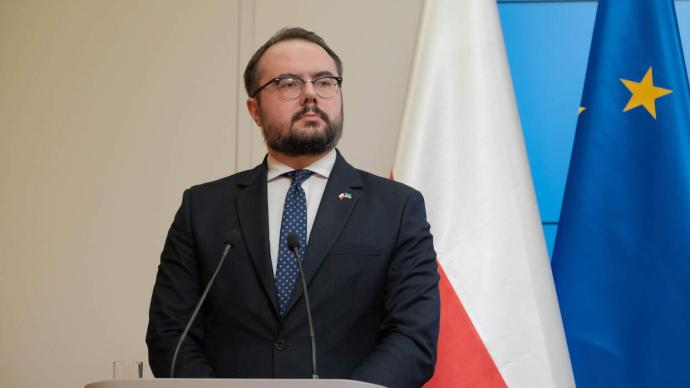 波兰副外长：欧盟已在起草第七轮对俄制裁，应当掐断天然气出口