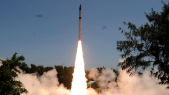 印度成功试射“烈火-4”导弹：射程4000千米，可带核弹头