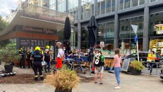 德国柏林一轿车冲撞人群酿1死30伤，一男子被捕